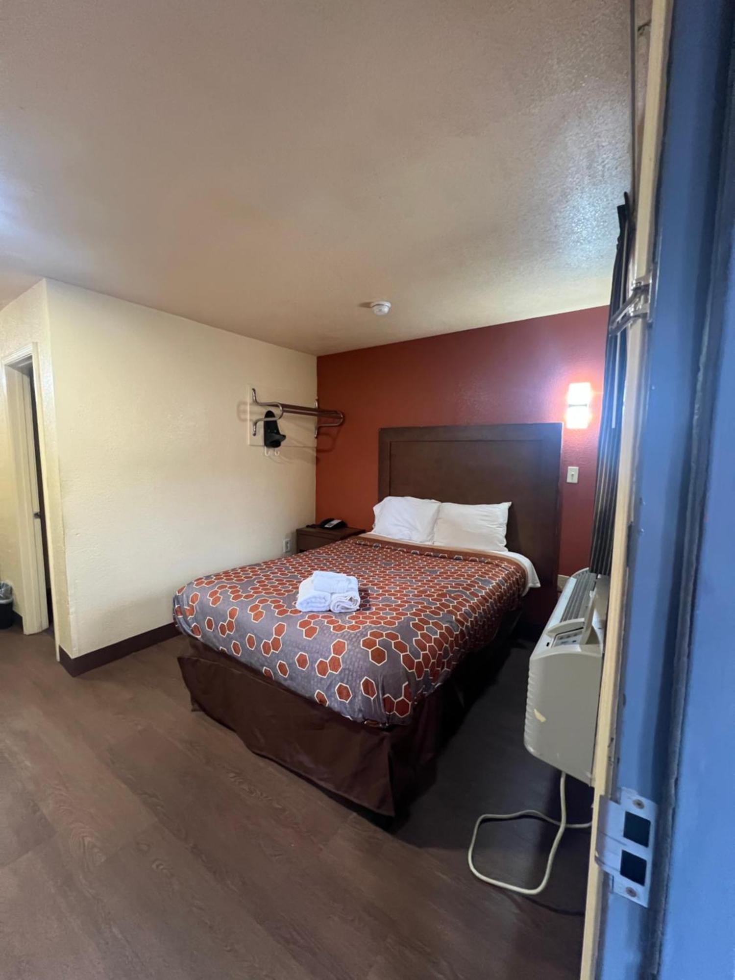 Rodeway Inn & Suites East نيو أورلينز المظهر الخارجي الصورة