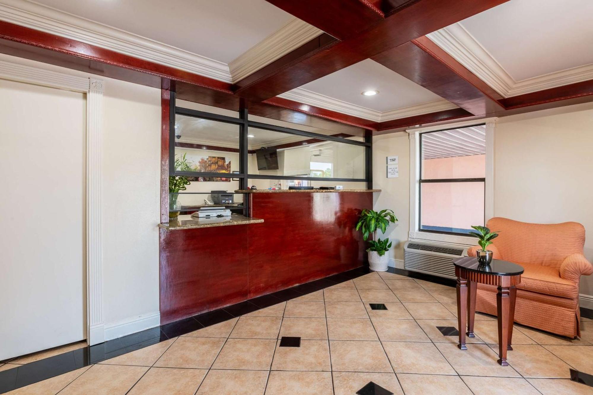 Rodeway Inn & Suites East نيو أورلينز المظهر الخارجي الصورة